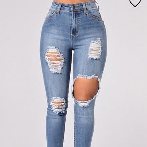 Distressed high waist jeans